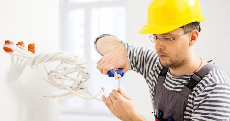 Services Offered by An Electrician and How to Choose A Suitable One?