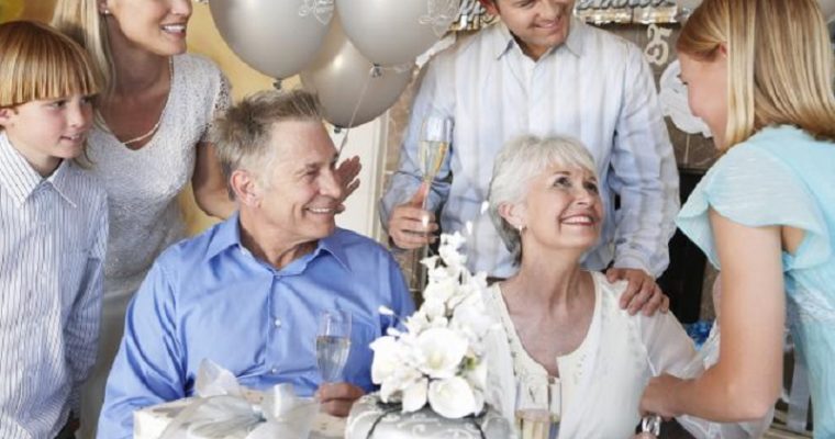 5 Ideas To Plan Your Parents’ 25th Wedding Anniversary Party