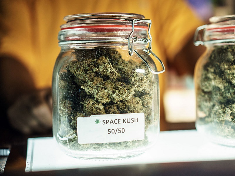 How to Buy Good Marijuana: 4 Tips to Buying Your First Stash from a Recreational Dispensary