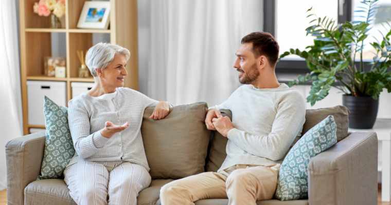 MAJOR SIGNS THAT SHOW YOUR PARENT MAY NEED ASSISTED LIVING